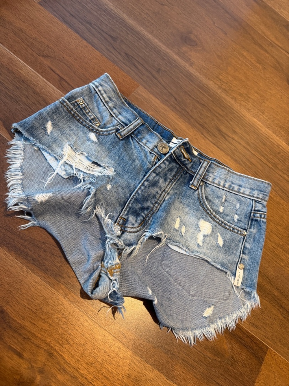 One Teaspoon Distressed Light blue low-Rise Denim shorts